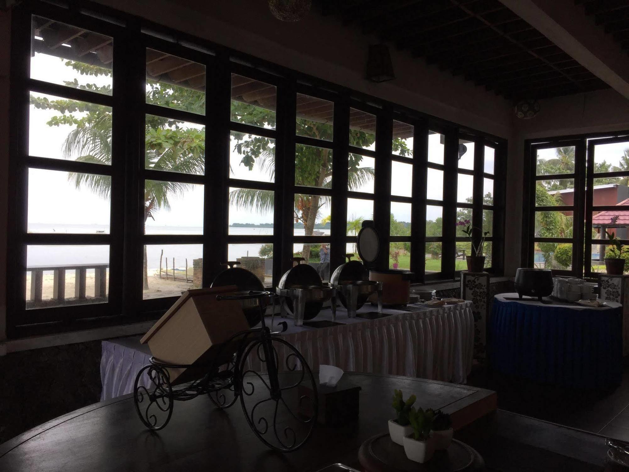 Bahamas Hotel&Resort Belitung Tanjung Pandan Exterior foto